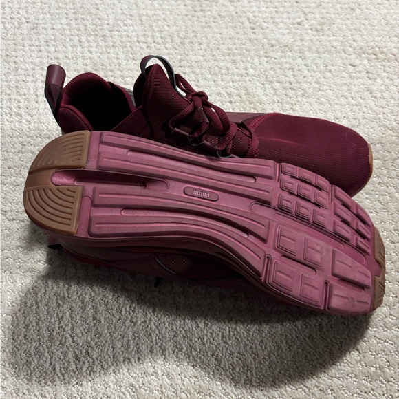 ⭐️ EUC Puma men’s running shoes — US 11.5 - burgundy ⭐️ - Picture 2 of 3